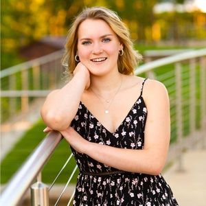 Meet your Posher, Alesha